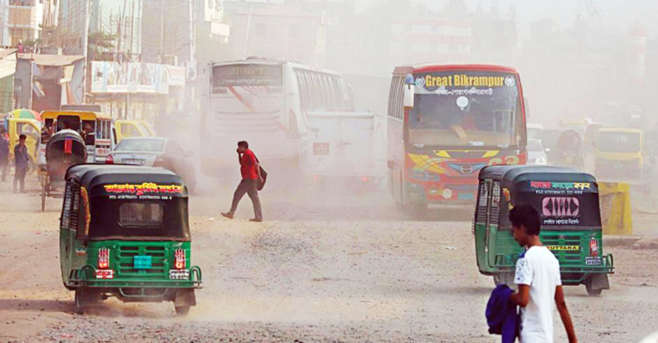 ঢাকা বায়ুদূষণে আজ বিশ্বে তৃতীয়, সুরক্ষায় যা করতে হবে